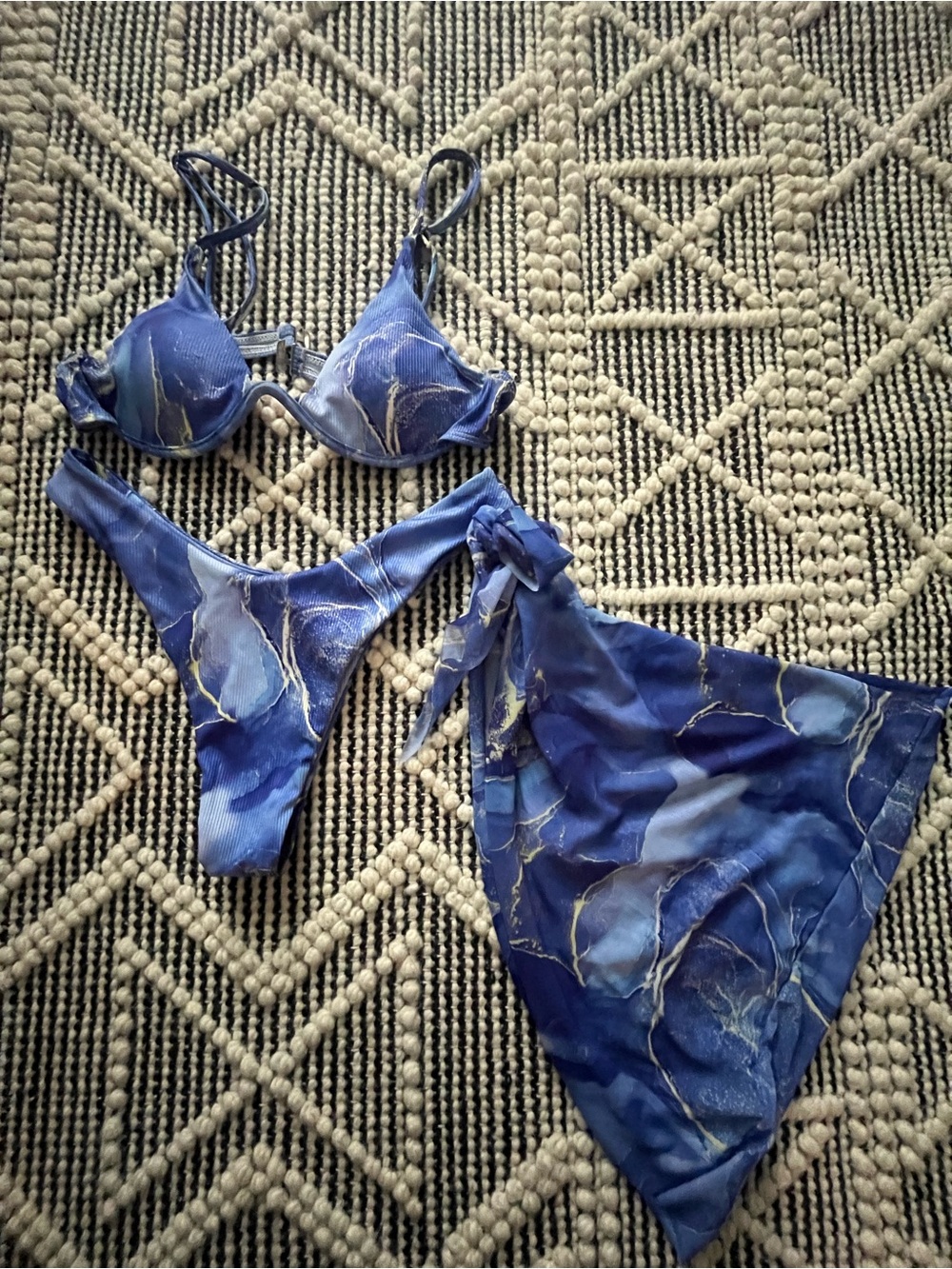 SHEIN Blue Marble Print Bikini Set with Sarong